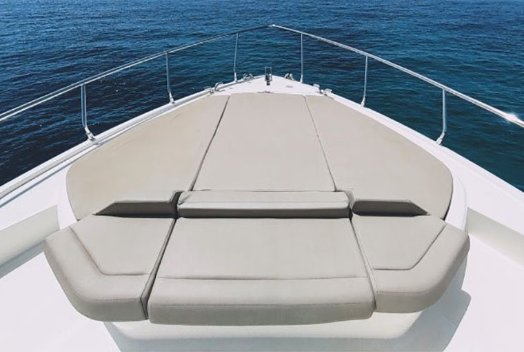 Ferretti Yachts 550 